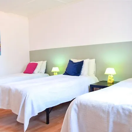 Friends House Apartment Lissabon